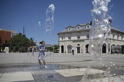 Parashikimi i IHMK për javën e ardhshme: Temperaturat deri në 36°C, më së nxehti të martën e të mërkurën Parashikimi i IHMK për javën e ardhshme: Temperaturat deri në 36°C, më së nxehti të martën e të mërkurën