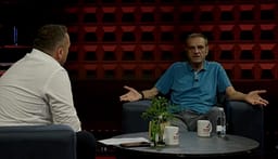 “Vjen njeri thotë veç ta marr erën, se qe 28 vjet nuk ish kanë n’Kosovë – Kur ja nis kangën “Niset trimi për gurbet”…”, Sinan Vllasaliu në Pressing “Vjen njeri thotë veç ta marr erën, se qe 28 vjet nuk ish kanë n’Kosovë – Kur ja nis kangën “Niset trimi për gurbet”…”, Sinan Vllasaliu në Pressing