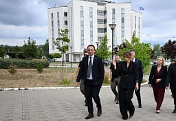 Haxhiu viziton AKI-në: Vlerëson profesionalizmin e Agjencisë dhe thekson rëndësinë e forcimit të kapaciteteve Haxhiu viziton AKI-në: Vlerëson profesionalizmin e Agjencisë dhe thekson rëndësinë e forcimit të kapaciteteve