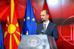 Orhan Murtezani nis zyrtarisht mandatin si përfaqësues i Maqedonisë së Veriut në NATO Orhan Murtezani nis zyrtarisht mandatin si përfaqësues i Maqedonisë së Veriut në NATO