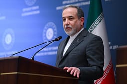 Ministria e Jashtme e Iranit: S’ka bisedime me SHBA-në për sa kohë që shkelet marrëveshja Ministria e Jashtme e Iranit: S’ka bisedime me SHBA-në për sa kohë që shkelet marrëveshja