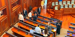 PDK nesër shkon në sallën e Kuvendit në orën 11:00: Seanca konstituive të thirret në përputhje me Kushtetutën PDK nesër shkon në sallën e Kuvendit në orën 11:00: Seanca konstituive të thirret në përputhje me Kushtetutën