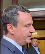 “T’i evitojmë zgjedhjet, deri në marrëveshje na duhet ta ruajmë konfidencialitetin”, deklaron Kurti para takimit me Abdixhikun “T’i evitojmë zgjedhjet, deri në marrëveshje na duhet ta ruajmë konfidencialitetin”, deklaron Kurti para takimit me Abdixhikun