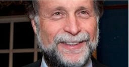 Profesori i Harvardit akuzohet se përdori IA për opinionin kundër tarifave të Trump Profesori i Harvardit akuzohet se përdori IA për opinionin kundër tarifave të Trump