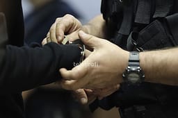 Arrestohet mërgimtari në Gjakovë, dyshohet se sulmoi vajzën e tij Arrestohet mërgimtari në Gjakovë, dyshohet se sulmoi vajzën e tij