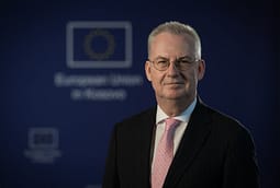 Shefi i ri i BE-së në Kosovë nis mandatin, Schuebel: Koha për institucione funksionale Shefi i ri i BE-së në Kosovë nis mandatin, Schuebel: Koha për institucione funksionale