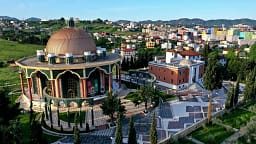 Shteti bektashi drejt zyrtarizimit? Media franceze: Po shqyrtohet krijimi i simboleve dhe strukturave shtetërore, ja si do të quhet monedha Shteti bektashi drejt zyrtarizimit? Media franceze: Po shqyrtohet krijimi i simboleve dhe strukturave shtetërore, ja si do të quhet monedha