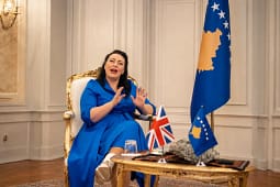 Kearns: Evropa t’i “luftojë” lidhjet Serbi – Rusi – Kinë, Britania qëndron përkrah Kosovës Kearns: Evropa t’i “luftojë” lidhjet Serbi – Rusi – Kinë, Britania qëndron përkrah Kosovës