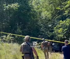 Të dyshuarit për krime lufte dalin para gjykatës, u caktohet nga një muaj paraburgim Të dyshuarit për krime lufte dalin para gjykatës, u caktohet nga një muaj paraburgim