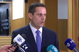 Gruda e citon Kushtetutën: Brenda 30 ditësh duhet të përfundojë konstituimi, është e shkruar si e zeza në të bardhë Gruda e citon Kushtetutën: Brenda 30 ditësh duhet të përfundojë konstituimi, është e shkruar si e zeza në të bardhë