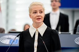 Rusia shpall Fondacionin për të Drejtat e Njeriut të Yulia Navalnaya si “organizatë të padëshirueshme” Rusia shpall Fondacionin për të Drejtat e Njeriut të Yulia Navalnaya si “organizatë të padëshirueshme”