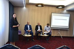 Kontestet e punës zvarriten deri në 18 vjet, zbulon raporti i FOL-it Kontestet e punës zvarriten deri në 18 vjet, zbulon raporti i FOL-it