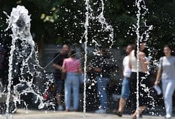 Sot, temperaturat deri në 33 gradë Sot, temperaturat deri në 33 gradë