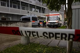 Zvicra planifikon raportimin e detyrueshëm të krimit të organizuar Zvicra planifikon raportimin e detyrueshëm të krimit të organizuar