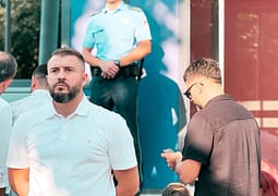 Lushtaku para qeverisë: Ku je kryeministër? Me gjasë paska pi mbrëmë Lushtaku para qeverisë: Ku je kryeministër? Me gjasë paska pi mbrëmë