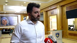 Sadiku tregon pse u rreshtua pro Presidentit: S’jam përkrahës i Kurtit, as s’jam armik i 6 deputetëve që refuzuan marrëveshjen Sadiku tregon pse u rreshtua pro Presidentit: S’jam përkrahës i Kurtit, as s’jam armik i 6 deputetëve që refuzuan marrëveshjen