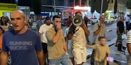 Divjaka prej 15 ditësh në protestë, banorët s’duan bashkimin me Lushnjën Divjaka prej 15 ditësh në protestë, banorët s’duan bashkimin me Lushnjën