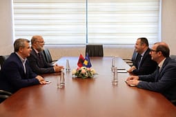 Ismaili pret në takim Malajn: Kosova dhe Shqipëria synojnë forcimin e bashkëpunimit financiar Ismaili pret në takim Malajn: Kosova dhe Shqipëria synojnë forcimin e bashkëpunimit financiar