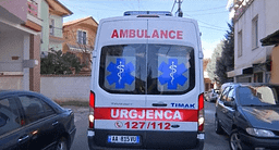 Bie nga lartësia në Orikum, 67-vjeçari dërgohet me urgjencë në spital Bie nga lartësia në Orikum, 67-vjeçari dërgohet me urgjencë në spital