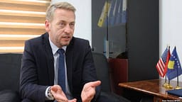 Deda: Nuk është normal vazhdimi i gjenerimit të krizave politike, askush nuk ja u ka për borxh këtë fundosje të Kosovës Deda: Nuk është normal vazhdimi i gjenerimit të krizave politike, askush nuk ja u ka për borxh këtë fundosje të Kosovës