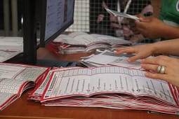 Numërimi i votave drejt fundit: VV kryeson me 53 ulëse, PDK 22, LDK 18 dhe AAK 7 Numërimi i votave drejt fundit: VV kryeson me 53 ulëse, PDK 22, LDK 18 dhe AAK 7