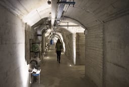 Ushtria zvicerane do të ruajë pajisjet në bunkerë të shpërndarë në gjithë vendin Ushtria zvicerane do të ruajë pajisjet në bunkerë të shpërndarë në gjithë vendin