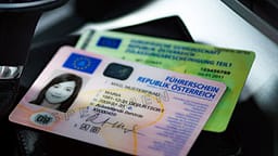 Rreth 3.6 milionë austriakë duhet të ndërrojnë patentë shoferët Rreth 3.6 milionë austriakë duhet të ndërrojnë patentë shoferët