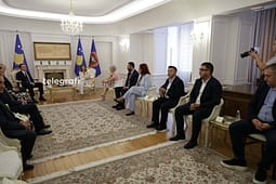 Munguan PDK, LDK e Aleanca, takimi i Haxhiut me kryetarët e partive tjera – fotografi Munguan PDK, LDK e Aleanca, takimi i Haxhiut me kryetarët e partive tjera – fotografi