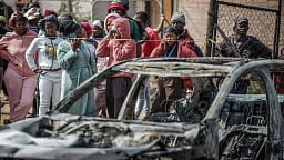 Dy incidente me të shtëna masive në Afrikën e Jugut lënë 27 të vdekur Dy incidente me të shtëna masive në Afrikën e Jugut lënë 27 të vdekur