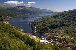 Uji në Mavrovë nuk është i sigurt për pije Uji në Mavrovë nuk është i sigurt për pije