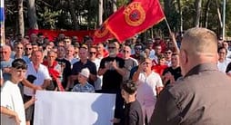 Shqiptarët protestojnë në Zarë të Kroacisë në mbështetje të ish-krerëve të UÇK-së Shqiptarët protestojnë në Zarë të Kroacisë në mbështetje të ish-krerëve të UÇK-së