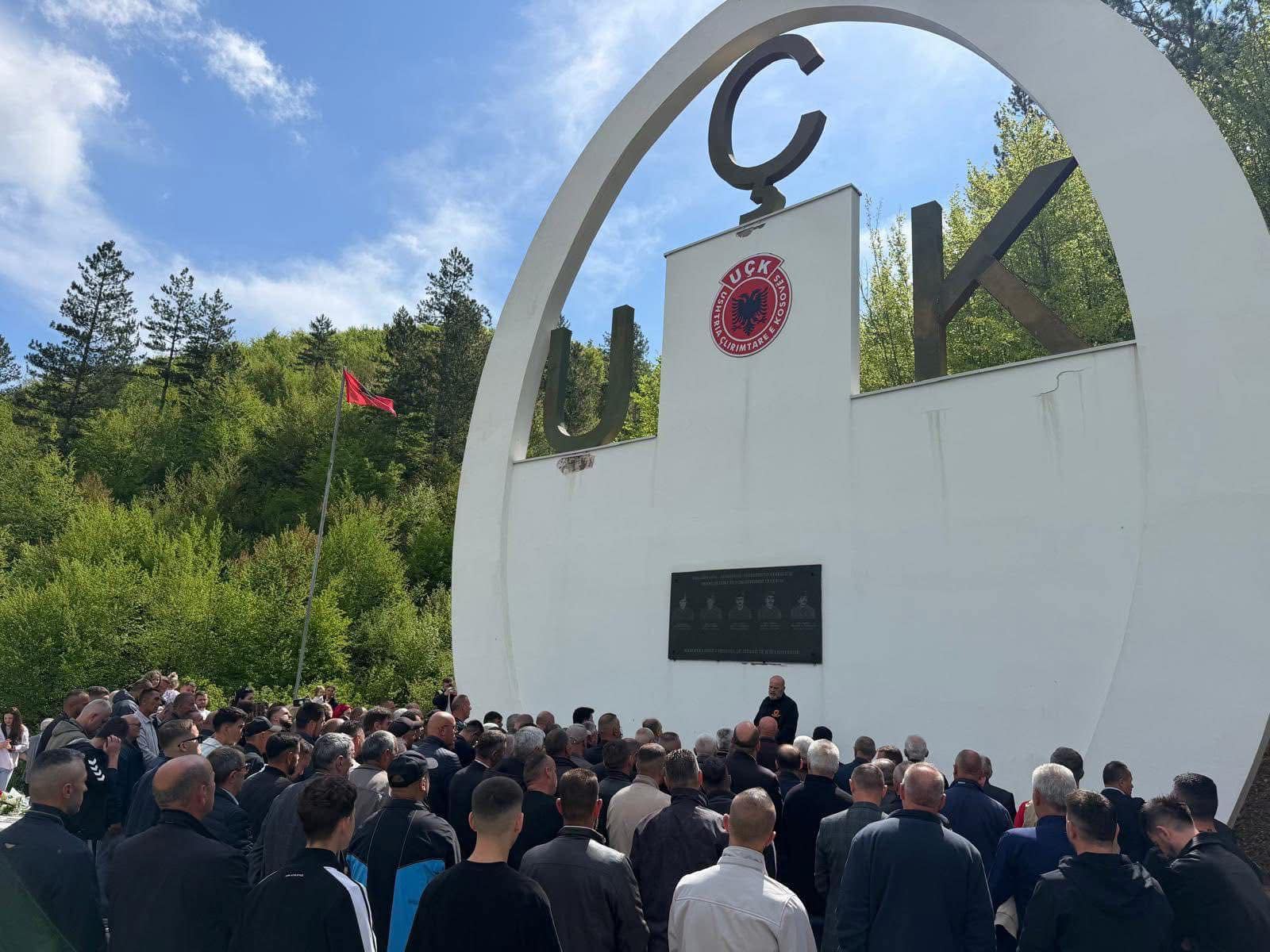 Në Greiçec të Suharekës përkujtohen dëshmorët e Brigadës 60 Në Greiçec të Suharekës përkujtohen dëshmorët e Brigadës 60