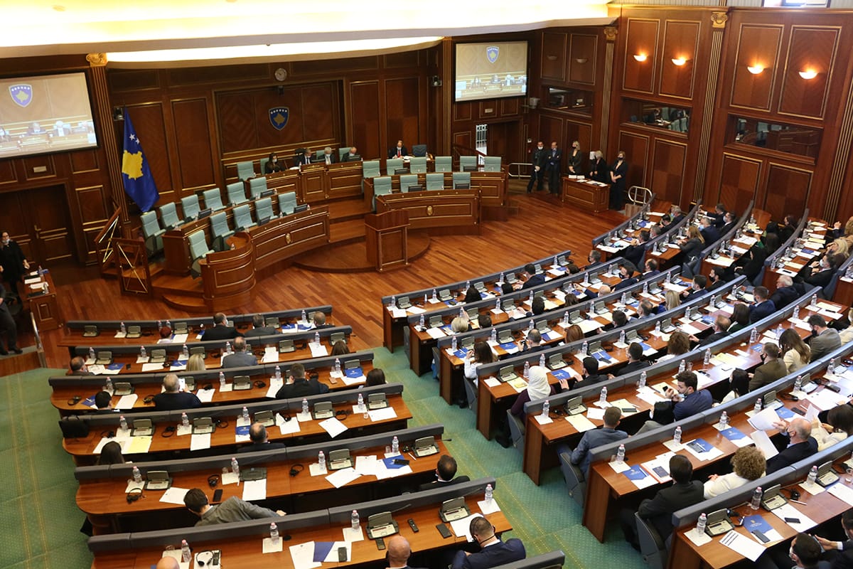 Kolshi: Rreth 25 mijë euro në vit i merr deputeti që deklarohet i papunë Kolshi: Rreth 25 mijë euro në vit i merr deputeti që deklarohet i papunë