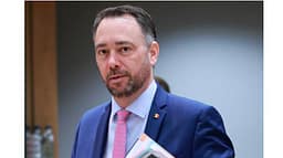 Ministri belg dënon nderimet për Mlladiqin: Është e turpshme dhe mungesë respekti për familjet e viktimave Ministri belg dënon nderimet për Mlladiqin: Është e turpshme dhe mungesë respekti për familjet e viktimave