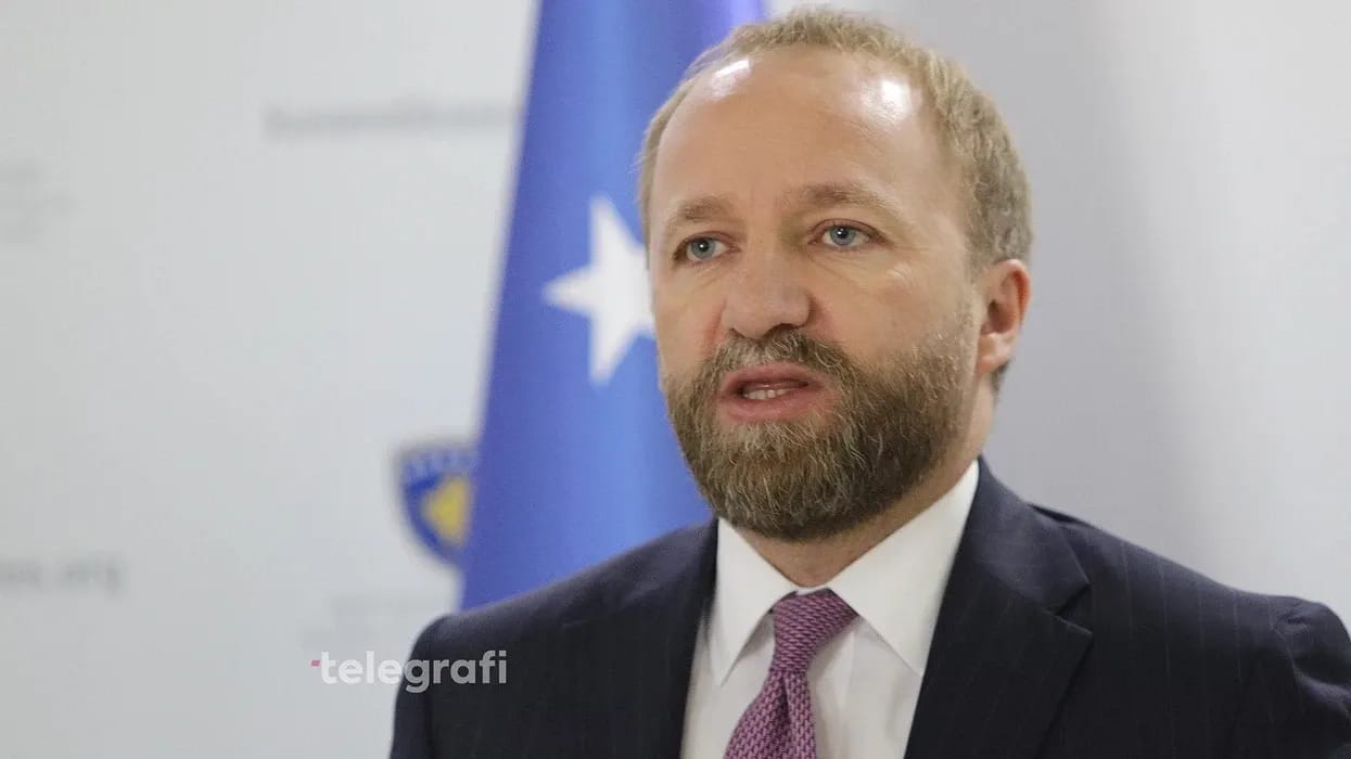 Abelard Tahiri nuk do të jetë kandidat për deputet në zgjedhjet e 7 qershorit Abelard Tahiri nuk do të jetë kandidat për deputet në zgjedhjet e 7 qershorit