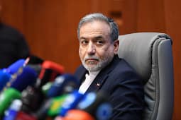 Ministri i Jashtëm iranian kritikon “lajmet e rreme” pasi Trump pretendon se SHBA e kontrollon Hormuzin Ministri i Jashtëm iranian kritikon “lajmet e rreme” pasi Trump pretendon se SHBA e kontrollon Hormuzin