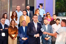 Gruda paralajmëron protesta masive: Thirreni seancën konstituive dhe zhbllokojeni Kuvendin, Kosova është në krizë Gruda paralajmëron protesta masive: Thirreni seancën konstituive dhe zhbllokojeni Kuvendin, Kosova është në krizë