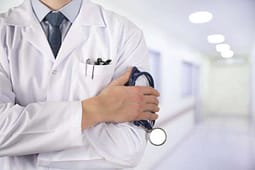 Maqedonia e Veriut: 33-vjeçari prej shtatë vitesh mbahet në jetë nga pompat mekanike, pret urgjentisht transplantin e zemrës Maqedonia e Veriut: 33-vjeçari prej shtatë vitesh mbahet në jetë nga pompat mekanike, pret urgjentisht transplantin e zemrës
