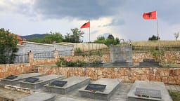 25 vjet nga masakra e Lubotenit ku u vranë 10 civilë shqiptarë 25 vjet nga masakra e Lubotenit ku u vranë 10 civilë shqiptarë