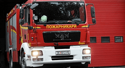 Shpërthen zjarr në një depo për ngjyra në Shkup, zjarrfikësit në terren Shpërthen zjarr në një depo për ngjyra në Shkup, zjarrfikësit në terren