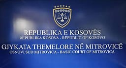 Refuzohet paraburgimi për tre të arrestuarit për kopjime gjatë testit për patentë shoferi Refuzohet paraburgimi për tre të arrestuarit për kopjime gjatë testit për patentë shoferi
