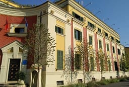 Bashkia e Tiranës pa ‘kokë’, kryetari në qeli, Ristani pa kompetenca dhe asnjë pasues i caktuar Bashkia e Tiranës pa ‘kokë’, kryetari në qeli, Ristani pa kompetenca dhe asnjë pasues i caktuar