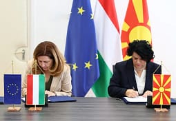 Drejtoria e të Ardhurave Publike do të shkëmbejë përvoja me Hungarinë për digjitalizimin dhe mbledhjen e tatimeve Drejtoria e të Ardhurave Publike do të shkëmbejë përvoja me Hungarinë për digjitalizimin dhe mbledhjen e tatimeve