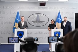 Prezantohet projekti i banimit social, vlera e përgjithshme 37 milionë euro dhe shtrihet në 21 komuna Prezantohet projekti i banimit social, vlera e përgjithshme 37 milionë euro dhe shtrihet në 21 komuna
