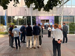 PDK-së i bashkohen asamblistë e aktivistë nga Ferizaj dhe Hani I Elezit në protestën para Qeverisë PDK-së i bashkohen asamblistë e aktivistë nga Ferizaj dhe Hani I Elezit në protestën para Qeverisë