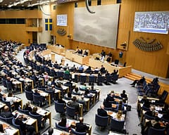 Suedia miraton ligje të reja që ashpërsojnë masat ndaj imigracionit Suedia miraton ligje të reja që ashpërsojnë masat ndaj imigracionit