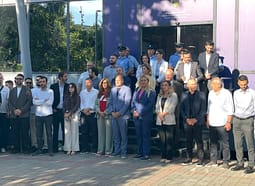 Hoxhaj para Qeverisë: Këtu po mbahet peng Kosova, nuk do të ndalemi derisa vendi t’i kthehet qytetarëve Hoxhaj para Qeverisë: Këtu po mbahet peng Kosova, nuk do të ndalemi derisa vendi t’i kthehet qytetarëve