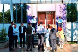 PDK-ja me deputetët e saj edhe sot në sallën e Kuvendit, kërkojnë vazhdimin e seancës PDK-ja me deputetët e saj edhe sot në sallën e Kuvendit, kërkojnë vazhdimin e seancës