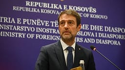 Kryediplomati shqiptar i reagon Vuçiqit për Ujmanin: Shqipëria e mbështet Kosovën për mbrojtjen e burimeve ujore të saj Kryediplomati shqiptar i reagon Vuçiqit për Ujmanin: Shqipëria e mbështet Kosovën për mbrojtjen e burimeve ujore të saj
