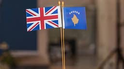 Ambasada Britanike e Gjermane mohojnë tërheqjen e stafit nga Kosova në prag të vendimit në Hagë Ambasada Britanike e Gjermane mohojnë tërheqjen e stafit nga Kosova në prag të vendimit në Hagë